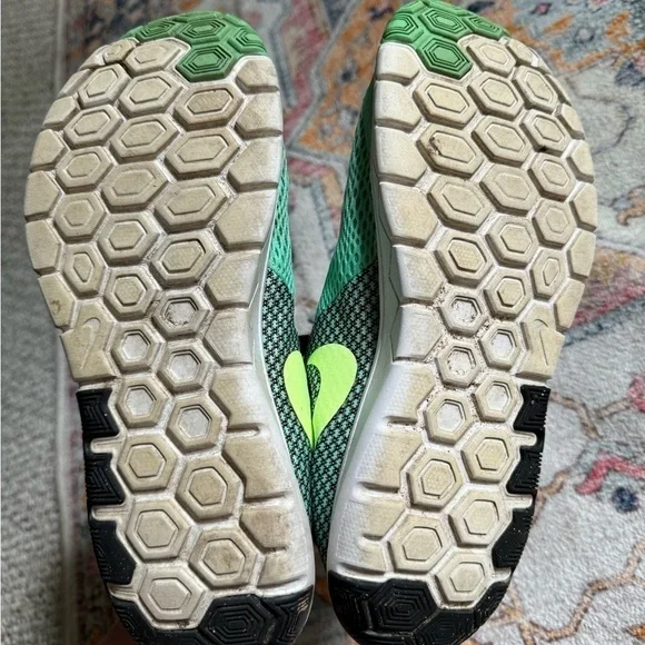 Nike: Women's Flex Experience RN 6 Running Tennis Shoes Sneakers Green Size 8.5 - Picture 3 of 7